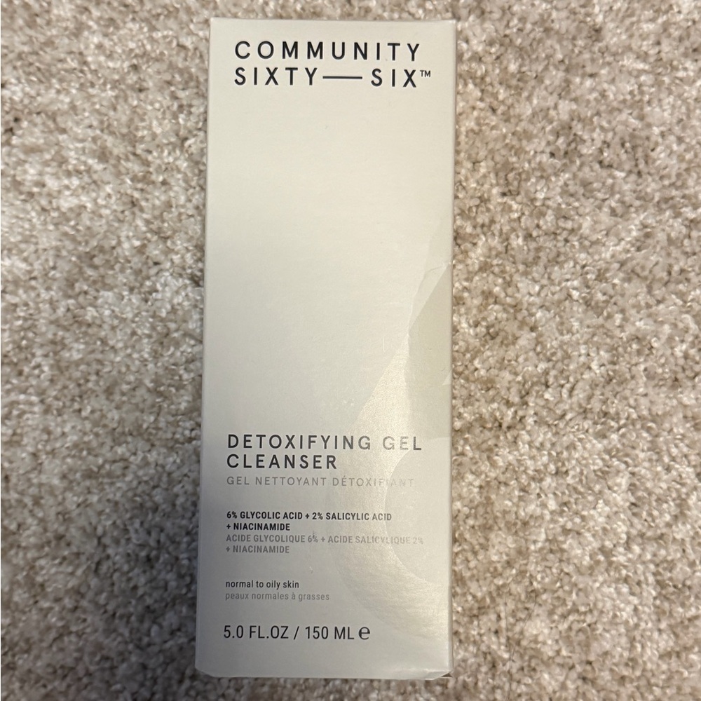 Detoxifying Gel Cleanser - brand new